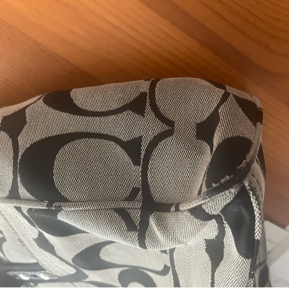Coach Signature C Canvas Bag - Picture 10 of 11